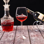 Wijnglas Met Sculpturaal Binnenontwerp En Dagelijks Creatief Drinkaccent