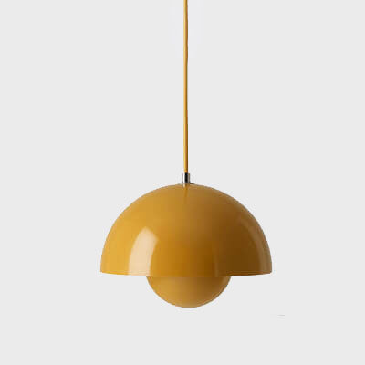 Hanglamp met halfronde kap en één lichtpunt