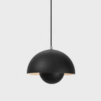Hanglamp met halfronde kap en één lichtpunt