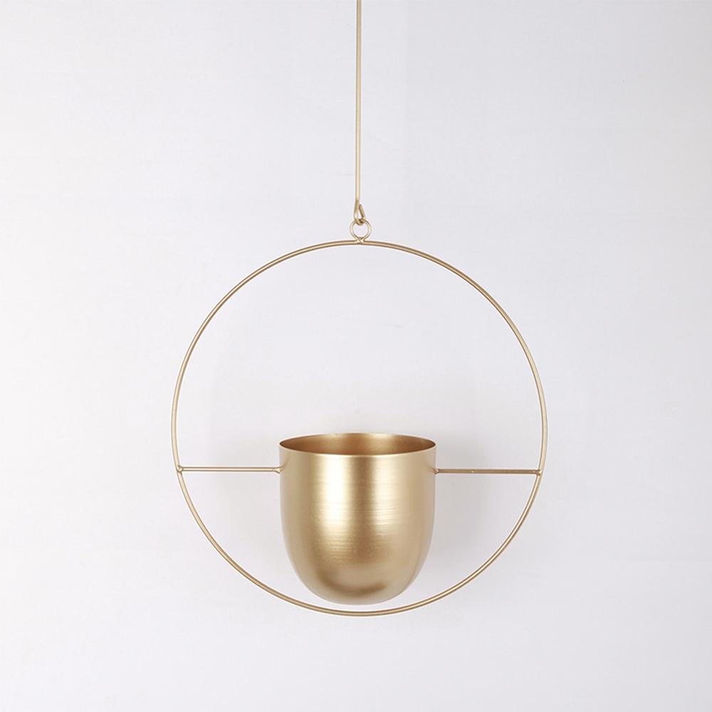 Hangplanter met metalen ringstructuur vorm