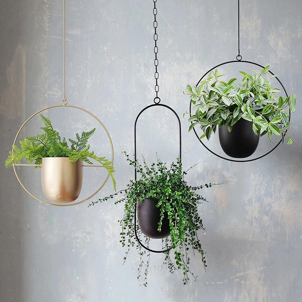 Hangplanter met metalen ringstructuur vorm