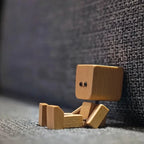 Houten Wipfiguur Met Verwisselbare Gezichtjes En Zachte Bewegingswerking