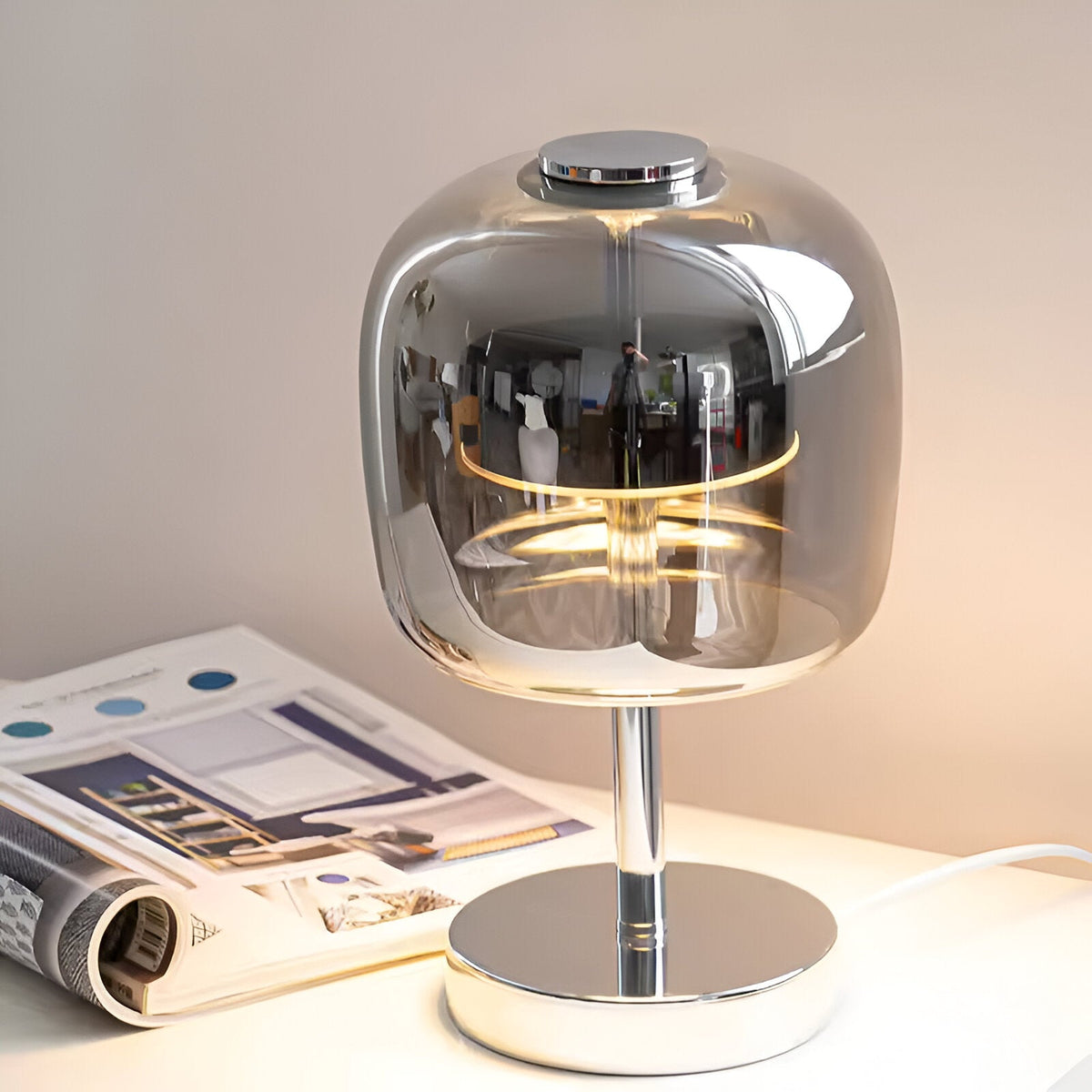 Decoratieve Tafellamp Van Rookglas Met Dimbare LED Verlichting