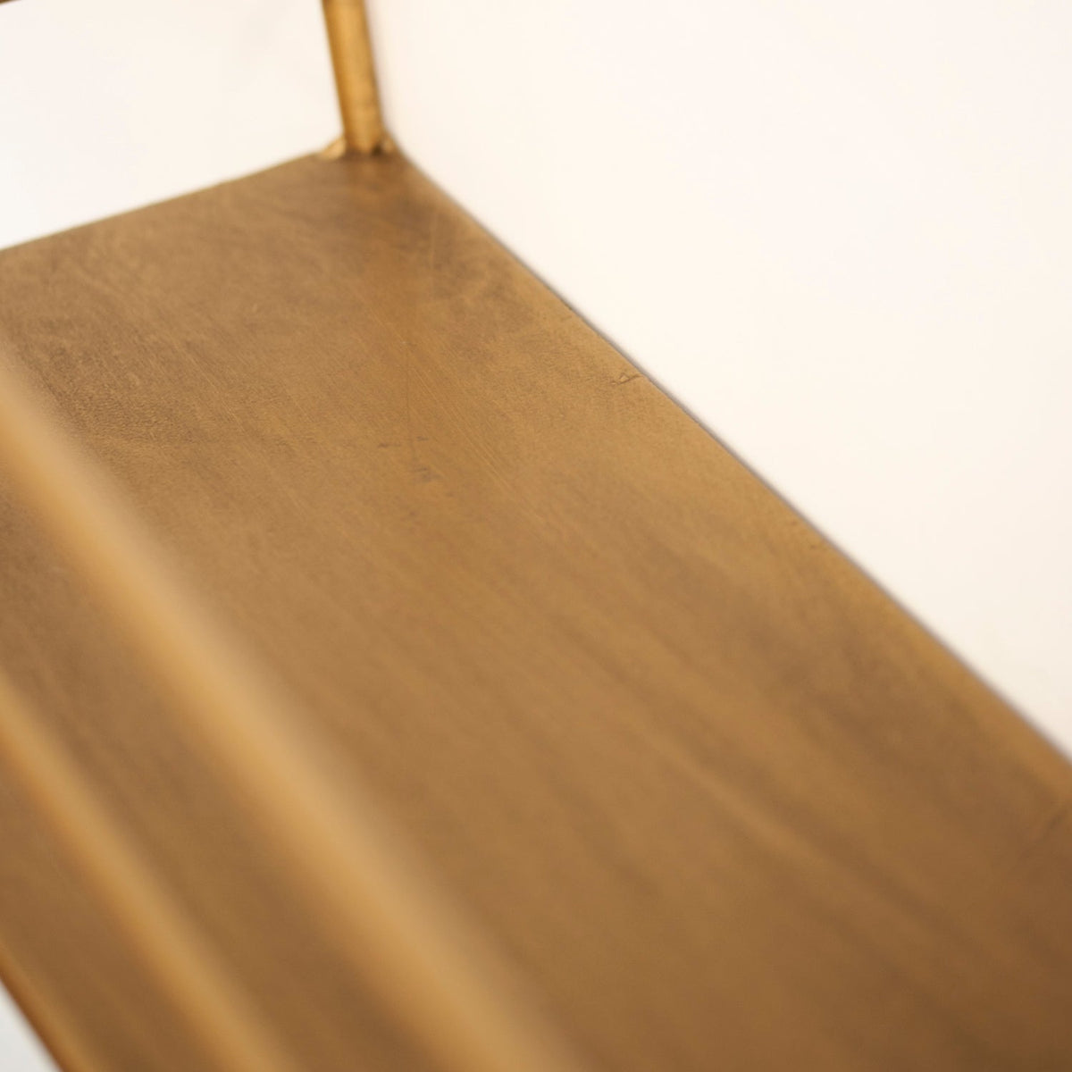 Wandplank van Metaal met Open Draadframe voor Planten en Decoratie
