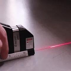 Lasermeetapparaat met rolmaat en waterpas