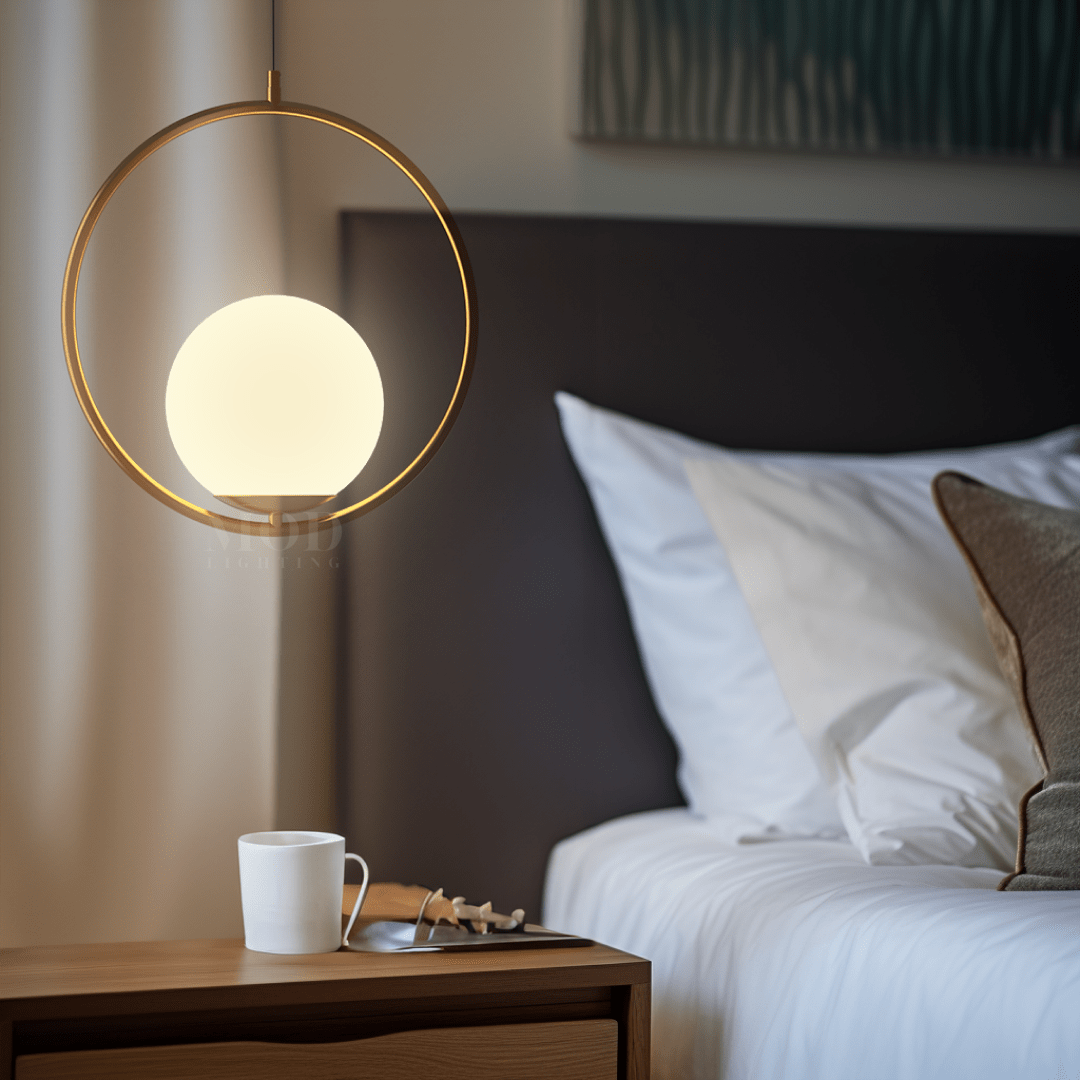 Ovale Hanglamp Met Open Frame En Glazen Bol Voor Warme Ruimteverlichting
