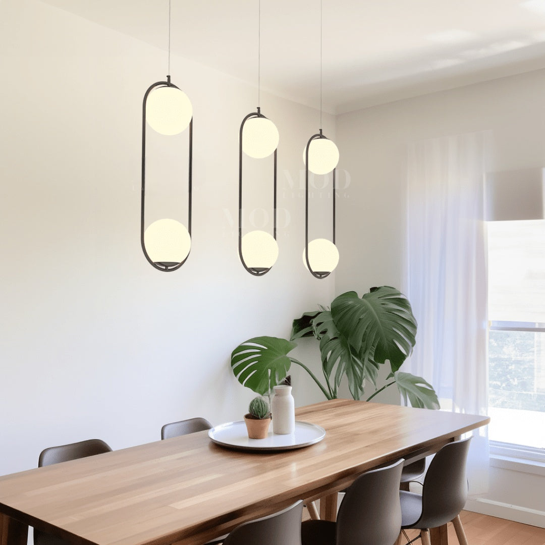 Ovale Hanglamp Met Open Frame En Glazen Bol Voor Warme Ruimteverlichting