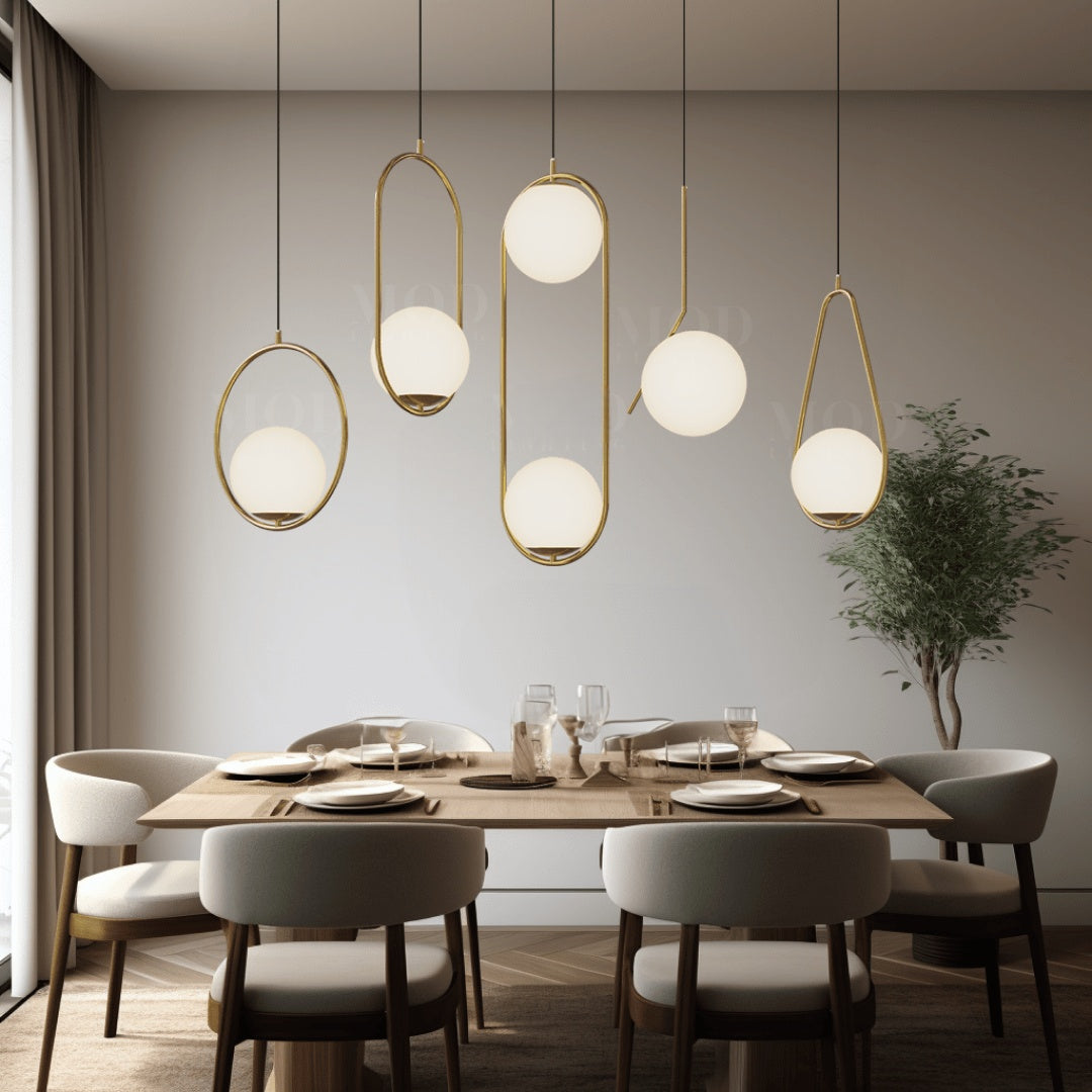 Ovale Hanglamp Met Open Frame En Glazen Bol Voor Warme Ruimteverlichting