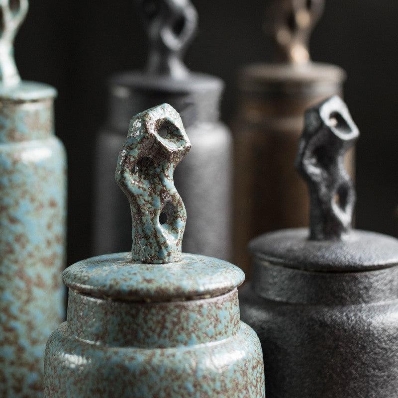 Keramische Theebus met Wabi‑Sabi Textuur en Sculpturale Vorm