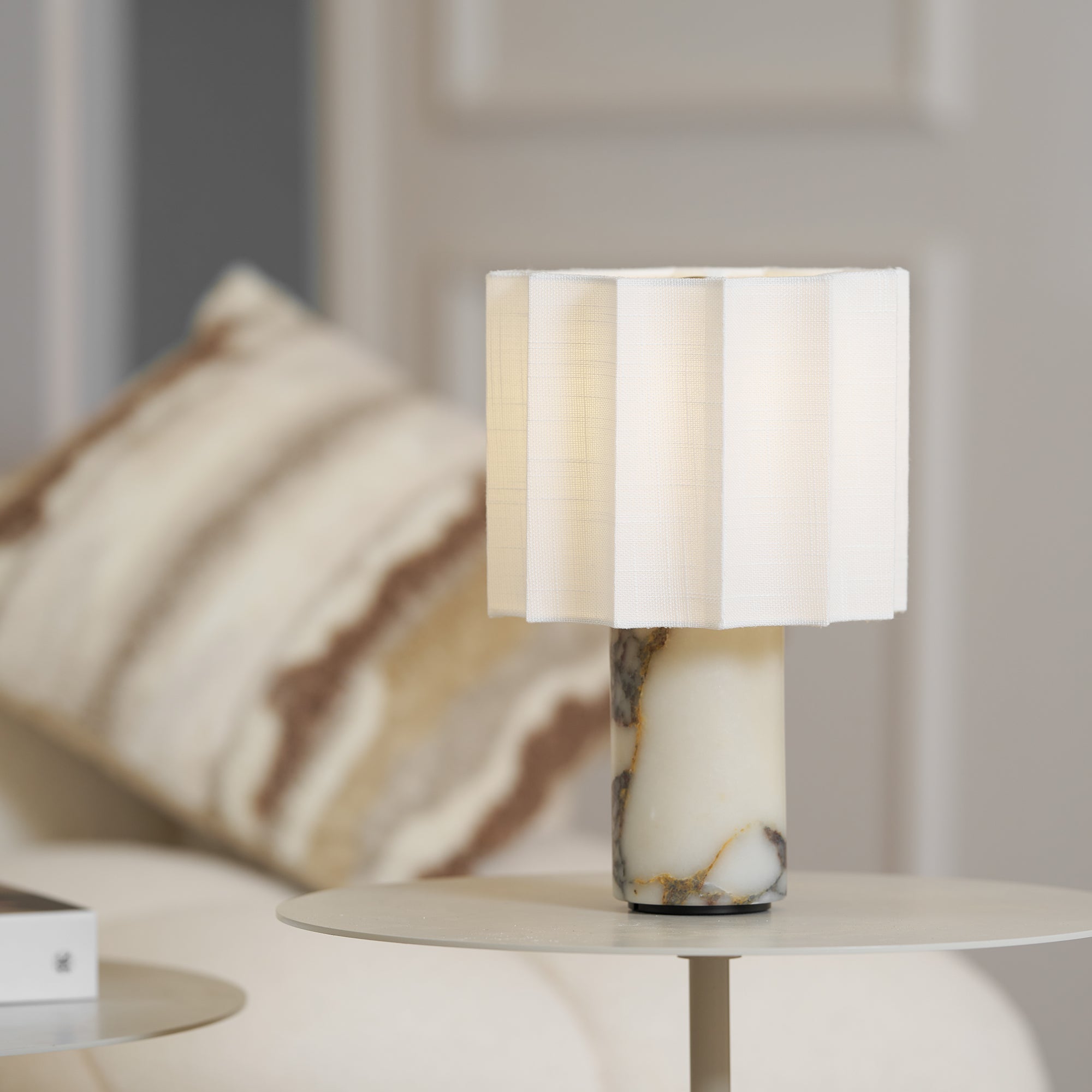 Marmeren LED Tafellamp met Touchbediening voor een Stijlvol Interieur