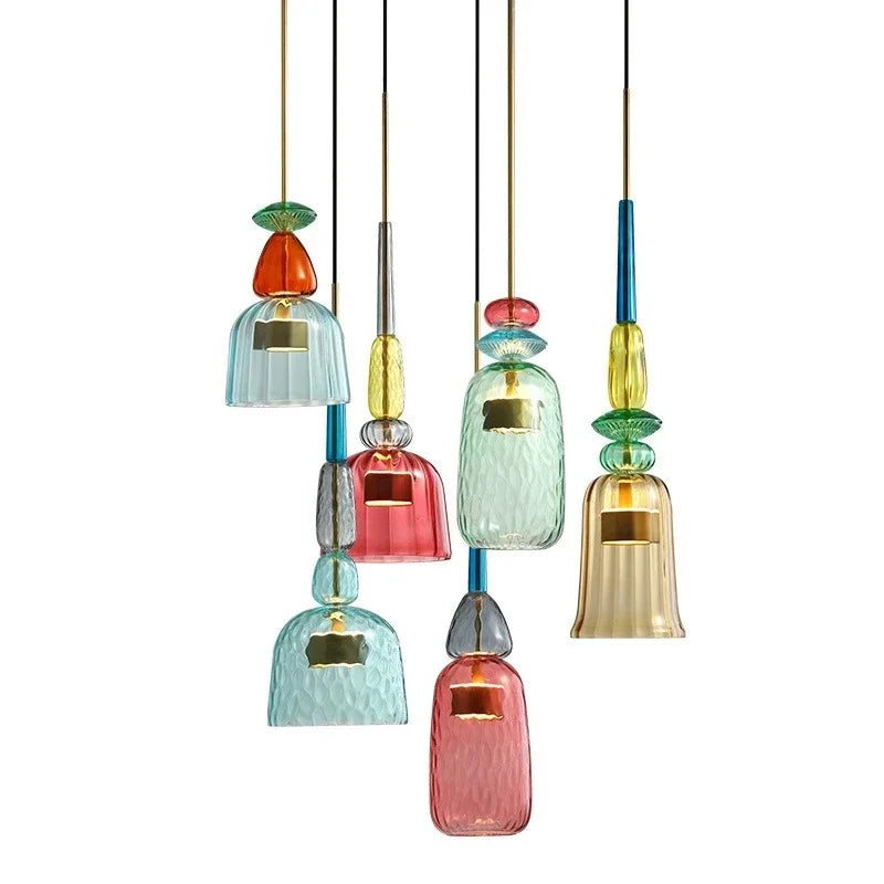 Glazen Hanglamp Met Moderne Vorm En Sfeervolle Scandinavische Afwerking