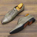 Herenschoenen met Klassieke Vorm en Verzorgde Uitstraling