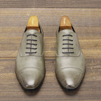 Herenschoenen met Klassieke Vorm en Verzorgde Uitstraling
