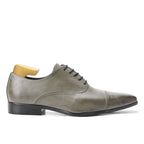 Herenschoenen met Klassieke Vorm en Verzorgde Uitstraling