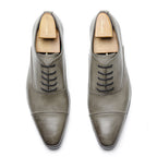 Herenschoenen met Klassieke Vorm en Verzorgde Uitstraling