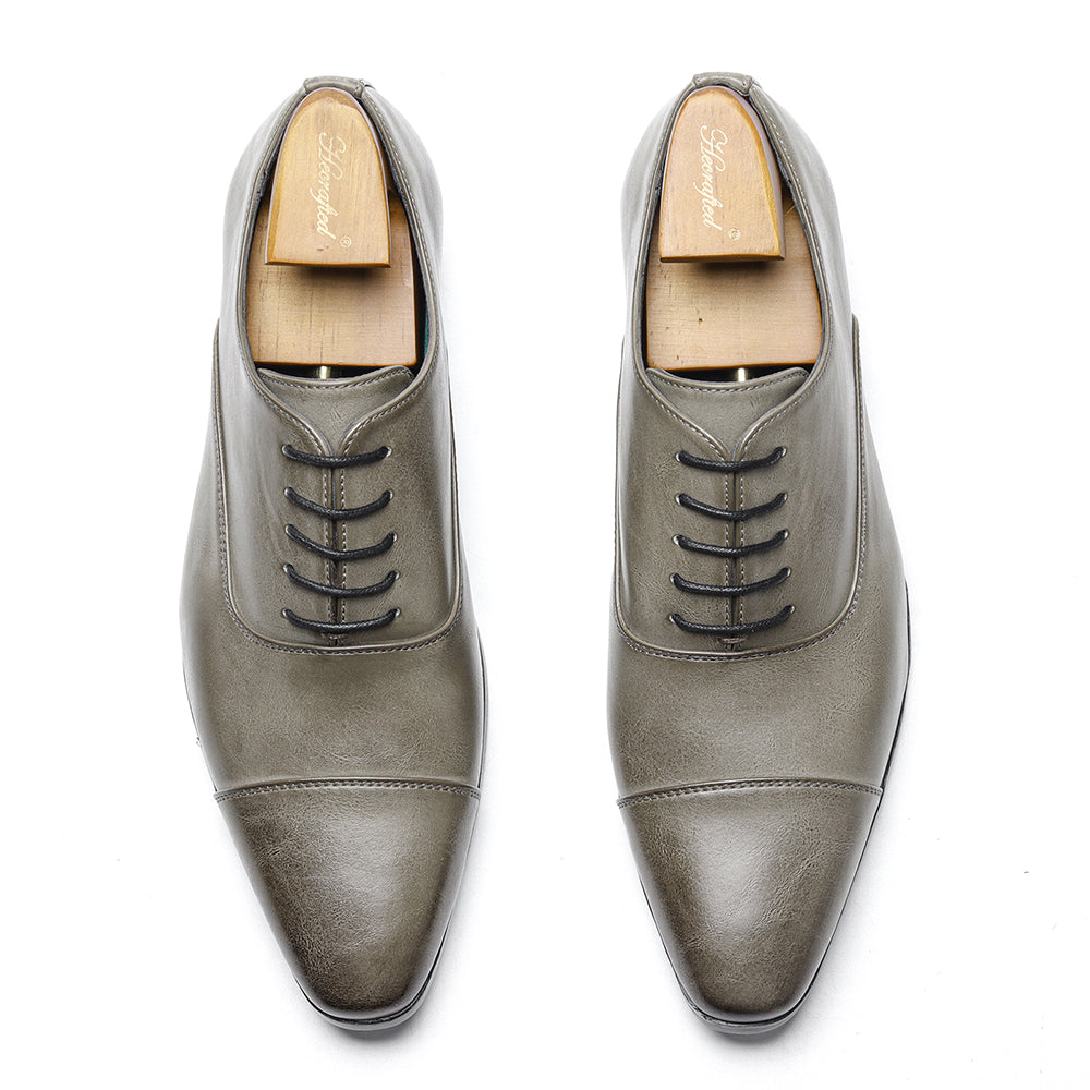 Herenschoenen met Klassieke Vorm en Verzorgde Uitstraling