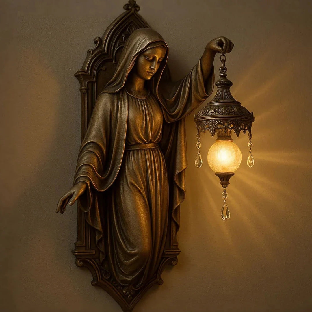 Artistieke Wandlamp met Mythologisch Sculptuurdesign