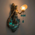 Artistieke Wandlamp met Mythologisch Sculptuurdesign