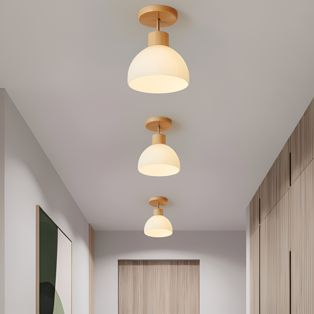 Scandinavische Plafondlamp met Geribbeld Glas en Houten Afwerking
