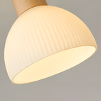 Scandinavische Plafondlamp met Geribbeld Glas en Houten Afwerking