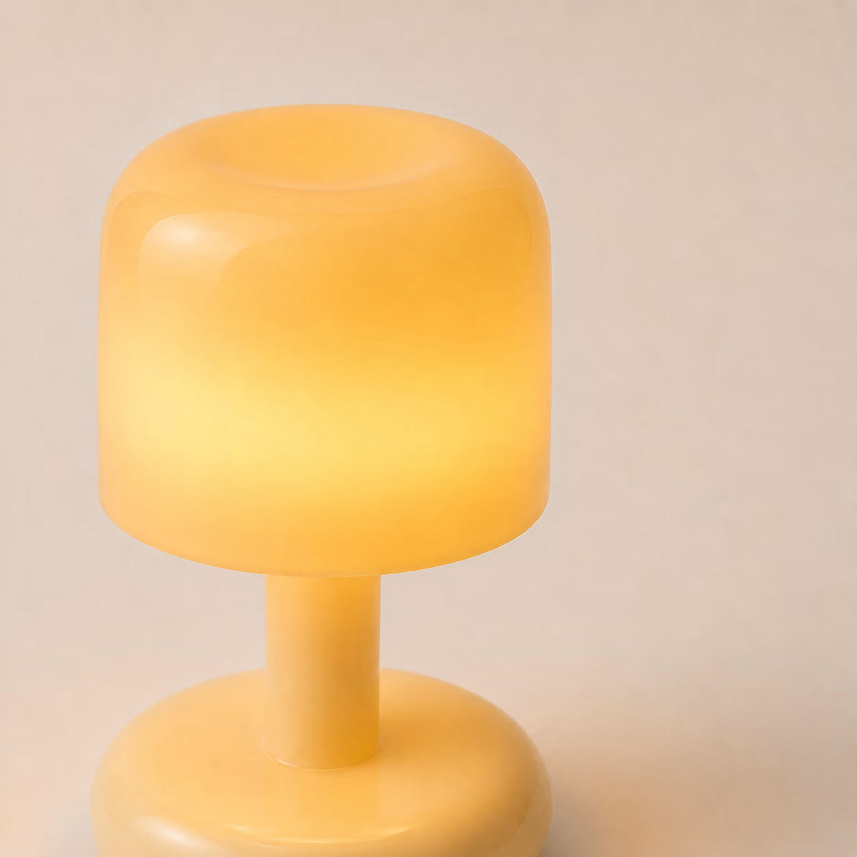 Mini Tafellamp met Zachte Gloed en Compact Batterijontwerp