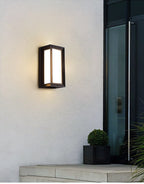 Buitenlamp Met Bewegingssensor En Stevige Constructie Voor Veilige Ingangen