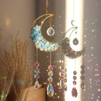 Decoratieve Dromenvanger Met Prismatische Maan En Handgemaakte Details Voor Sfeervolle Ruimtes
