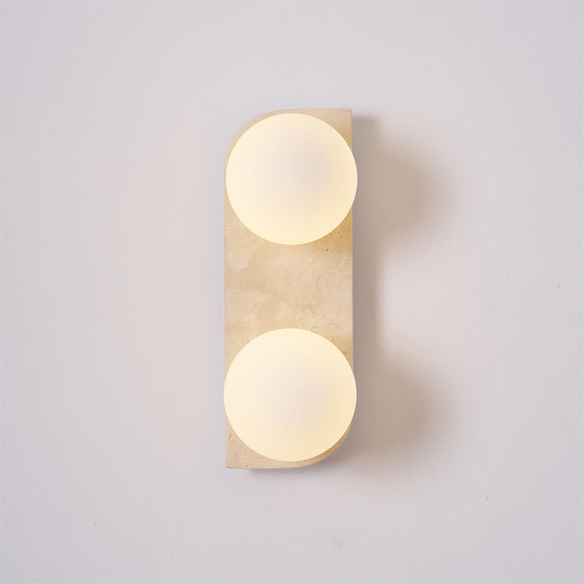 Travertin Wandlamp Met Meerdere Lichtpunten En Moderne Uitstraling