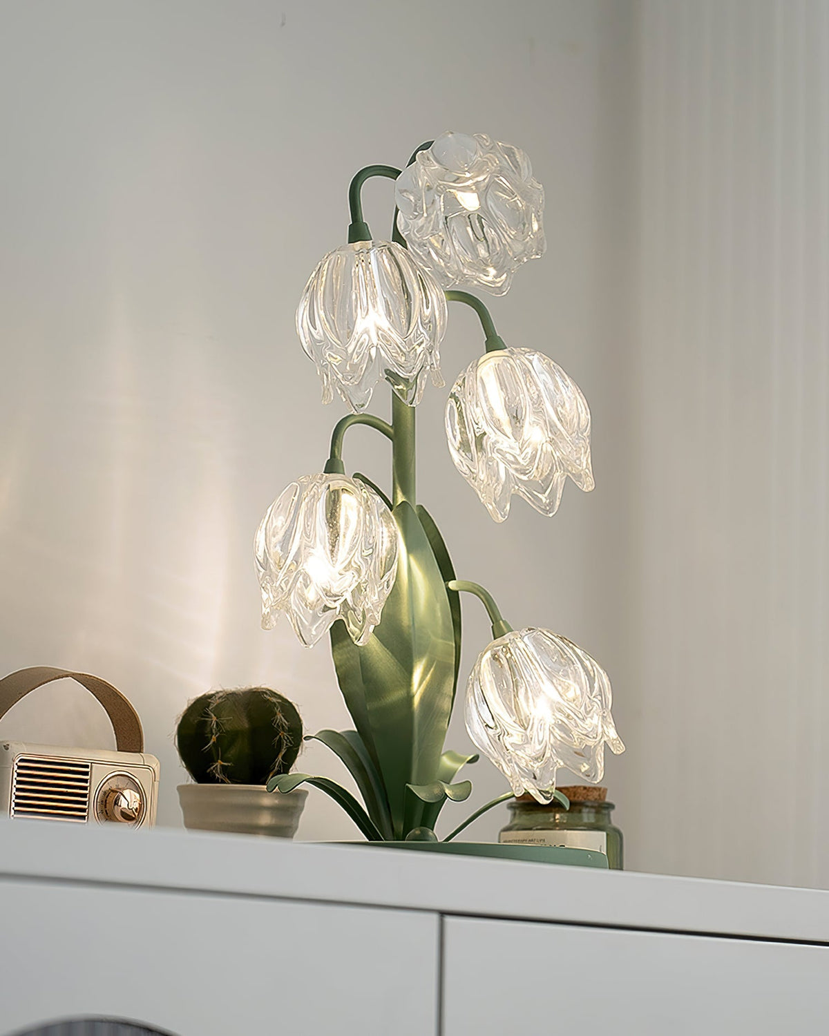 Kristal Tafellamp Met Bloemkap En Sculpturale Steel Voor Warme Sfeerlicht