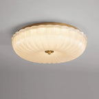 Plafondlamp Met Geribbeld Glazen Kap En Metalen Behuizing