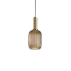 Glas Hanglamp Met Geribbelde Kap En Strakke Buisfitting Voor Zachte Ruimteverlichting