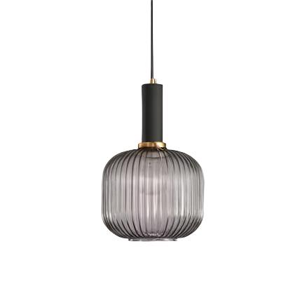Glas Hanglamp Met Geribbelde Kap En Strakke Buisfitting Voor Zachte Ruimteverlichting