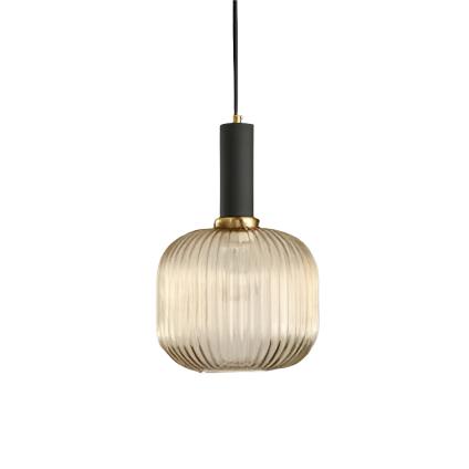 Glas Hanglamp Met Geribbelde Kap En Strakke Buisfitting Voor Zachte Ruimteverlichting
