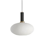 Glas Hanglamp Met Geribbelde Kap En Strakke Buisfitting Voor Zachte Ruimteverlichting
