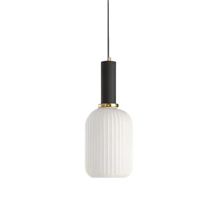 Glas Hanglamp Met Geribbelde Kap En Strakke Buisfitting Voor Zachte Ruimteverlichting