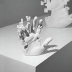 Abstrakt mosaik håndfigur i resin – moderne kunst dekoration