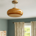 Retro Plafondlamp met Glazen Kap en Messing Afwerking voor een Warm Interieur