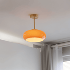 Retro Plafondlamp met Glazen Kap en Messing Afwerking voor een Warm Interieur