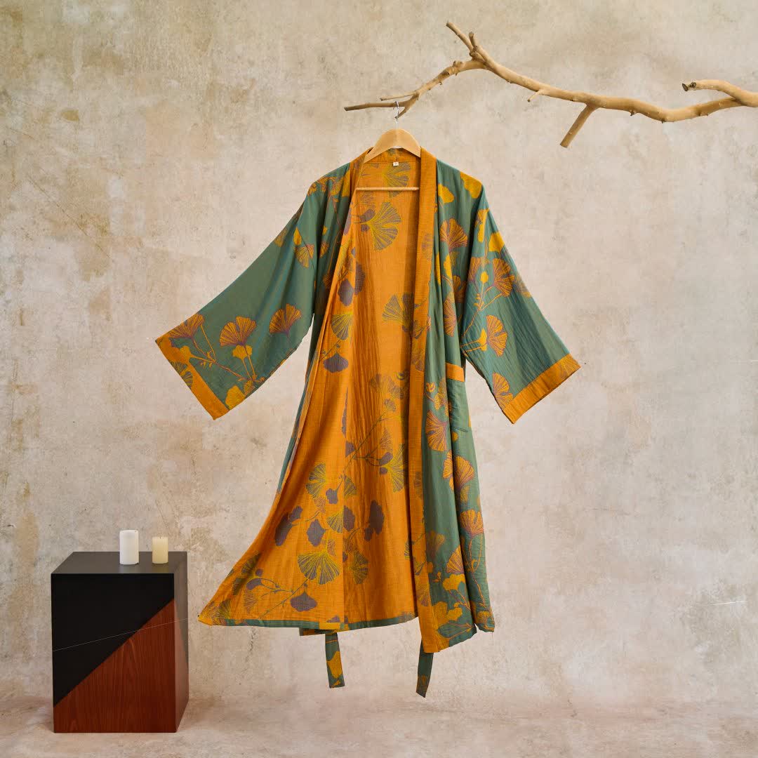Kimono Badjas Met Zachte Stof En Omkeerbaar Bladmotief
