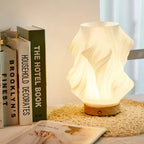 Golfvormige Tafellamp Met Sculpturale Vorm En Moderne Ledmodule