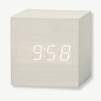 LED Wekker met Houten Frame en Compact Vierkant Ontwerp