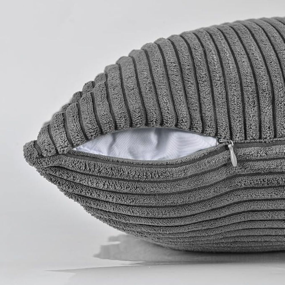 Ribfluwelen Kussenhoes Met Zachte Structuur Voor Een Warme Woonstijl