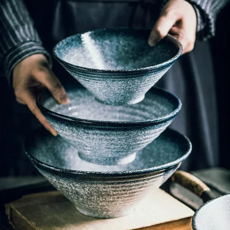 Keramische Ramenkom Met Handgemaakte Afwerking En Authentiek Japans Ontwerp