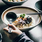 Keramische Ramenkom Met Handgemaakte Afwerking En Authentiek Japans Ontwerp