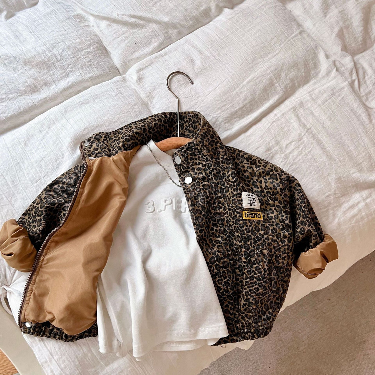 Kinderjas Met Capuchon En Beertjesdetail Voor Dagelijks Comfort