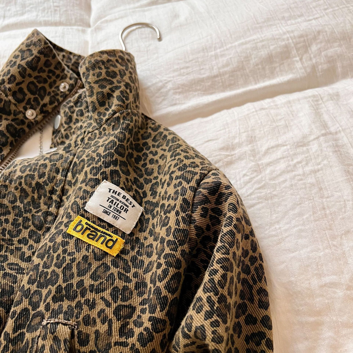 Kinderjas Met Capuchon En Beertjesdetail Voor Dagelijks Comfort