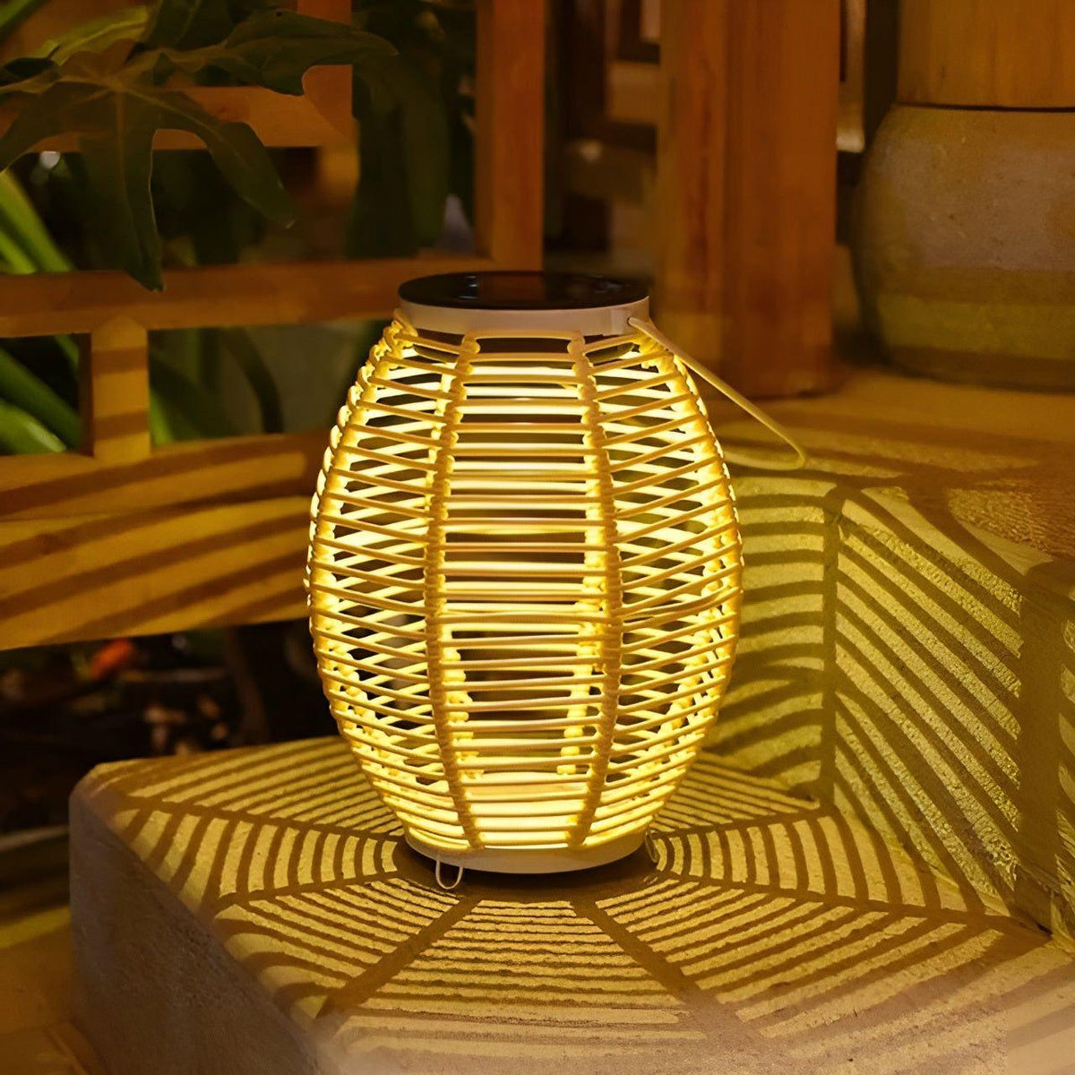 Rattan Buitenlamp Met Solenergie En Automatische Schemerverlichting