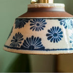 Handbeschilderde keramische hanglamp met koperen details