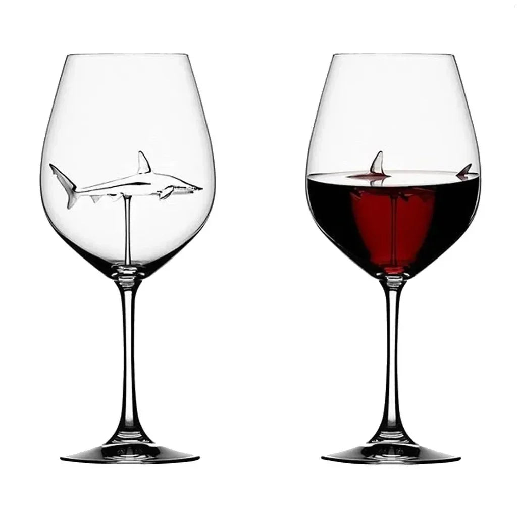 Wijnglas Met Sculpturaal Binnenontwerp En Dagelijks Creatief Drinkaccent