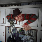 Griezelige Grafwandelaar Wanddecoratie Van Hars Voor Halloween En Horrorinterieurs
